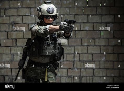 Us Army Ranger Aiming Pistol Stock Photo Alamy
