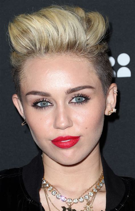 More Pics Of Miley Cyrus Red Lipstick Miley Cyrus Miley Cyrus Hair