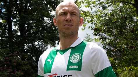 Maybe you would like to learn more about one of these? Arjen Robben kehrt beim FC Groningen auf den Platz zurück ...