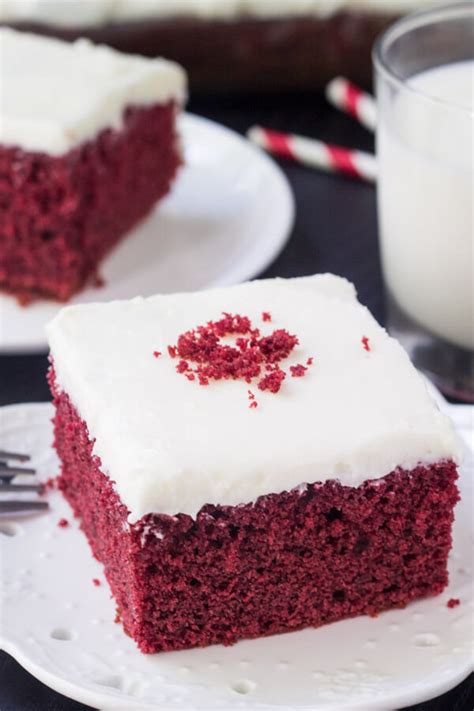 I was looking for a deep, rich flavor and a tender, moist crumb with a sweet creamy cream cheese frosting. Best Icing For Red Velvet Cake / Red velvet cupcakes with ...