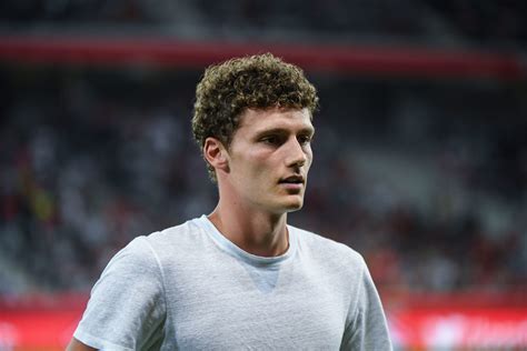 Video wonderful goal of benjamin pavard in the range of argentina from the stands fra 4 vs arg 3. Benjamin Pavard rend hommage à René Girard | Le petit Lillois
