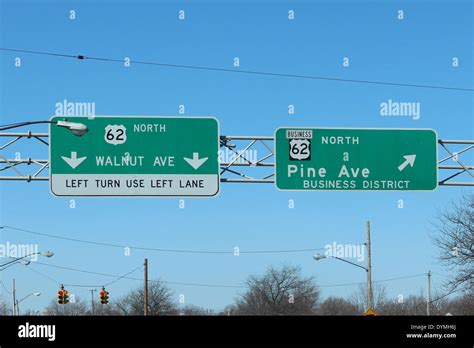 Route 62 Signs To Walnut Avenue And Pine Avenue Business District Stock