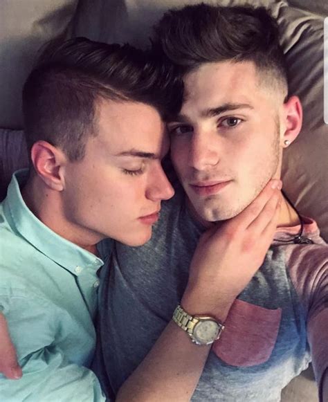 Beaux Couples Cute Gay Couples Gay Cuddles Tumblr Gay Cute Couple