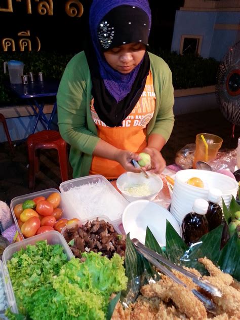Saya pernah ke hatyai menaiki kereta dari kedah. CT: Nikmat Makanan Sedap-Sedap Ada Di Hatyai, Thailand