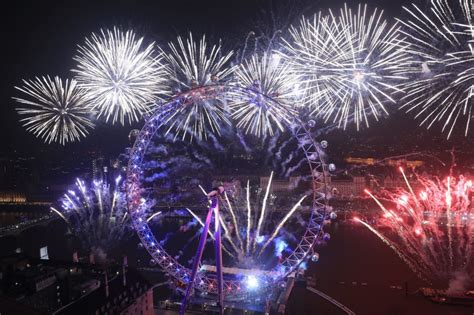 New Years Uk Sees In 2020 With Best Fireworks London Has Ever Seen