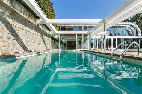 Curvy Glass House By Arthur Erickson Asks For 168m In Vancouver