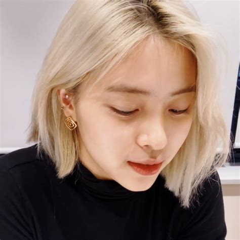 Ryujin Pics Notshy On Twitter Love People Pretty People Jin Hidden Hair Color Korean