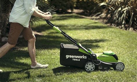 The sprint 37cm cordless lawn mower 370p18v is powered by an 18 volt 5.0 ah battery combined with a 36 volt brushless motor. 12 Best Cordless Lawn Mowers UK- Reviews 2020