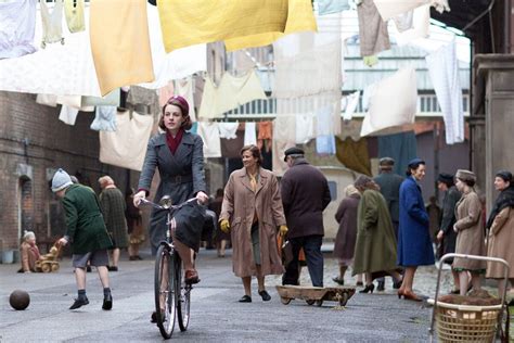 ‘call The Midwife Fans Praise Gay Storyline Nurse Patsys Relationship With Delia Receives
