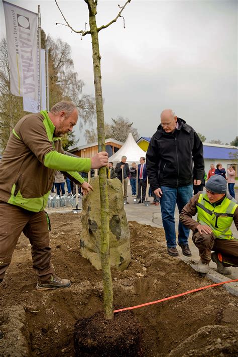 Von altersvorsorge über girokonto bis versicherung: VORPLATZ MUSEUM DASMAXIMUM | DASMAXIMUM