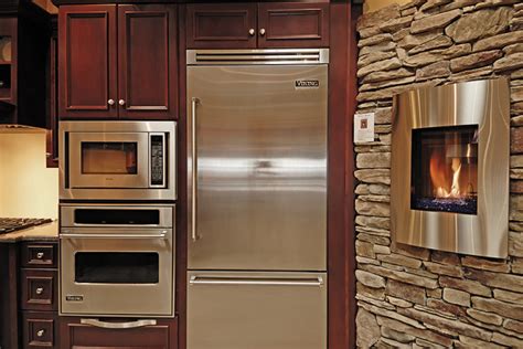 And viking ventilation systems not only silently subdue even the most pungent cooking aromas + halogen lights create ambiance in the kitchen and enjoy better visibility and a picturesque display. Viking Appliances Robertson Kitchens Erie, PA - Robertson ...