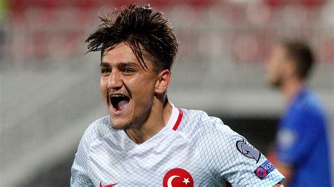 Marsilya'nın yeni transferi cengiz ünder, hazırlık maçlarında takımın yıldızı oldu. AS Roma haalt Turks toptalent Cengiz Ünder | NOS