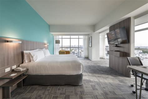 It became the biggest hotel brand in the world in 1993 with 365,000 rooms available around the world, mostly in the united states. IHG Expands Its Presence in Peru With The Opening Of The ...