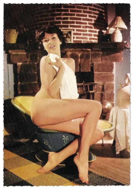 CPSM A36 PIN UP Brune Sensuelle Latina Topless Glamour Sexy Miss Modele