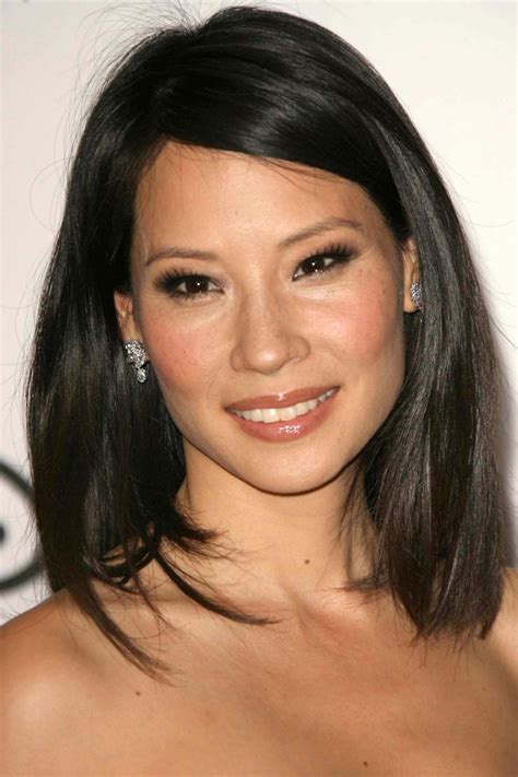 Lucy Liu S Medium Hairstyle Is Simple But Chic To Steal Her Look Ask