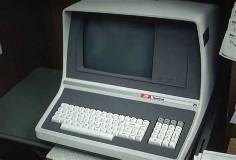 How to make a cartoon video on computer. Iconic images of early computers - Rediff.com Business