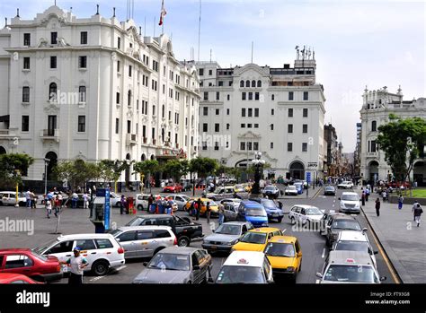 Traffic Jam Saint Martin Square Lima Peru Stock Photo Alamy
