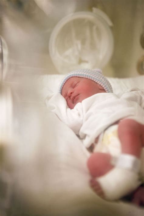 The Truth About What Its Like To Have A Preemie Baby Premature