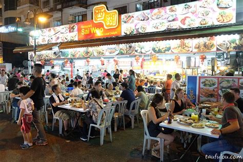 Ada juga makan ringan atau camilan manis yang dijual di jalan alor. Top 7 food must eat at Jalan Alor - I Come, I See, I Hunt ...