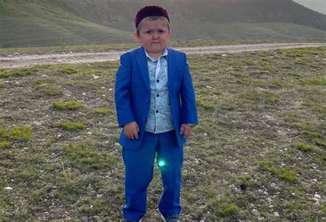 Hasbullah magomedov nació en majachkala, capital de daguestán y actualmente sube vídeos a su en el futuro, hasbullah magomedov quiere convertirse en un teólogo islámico de daguestán y la. Tiene 18 años pero aparenta 5 - Foro Coches