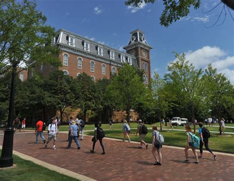 Higher Education Board Approves University Of Arkansas Degrees In
