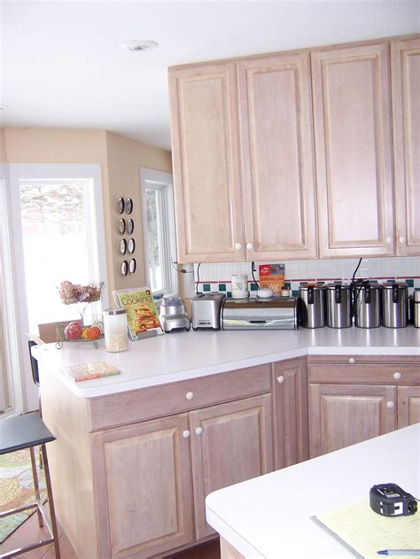 Step 5 apply clear coat photo by wendell t. 21+ Excellent Pickled Kitchen Cabinets - Interiors Magazine
