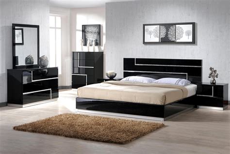 With our wide array of reasonably priced modern contemporary to traditional bedroom sets accompanied by complementing vanity dressers ottomans nightstands and more we make sure that you dont have to compromise quality for the sake. Barcelona Modern Bedroom Set