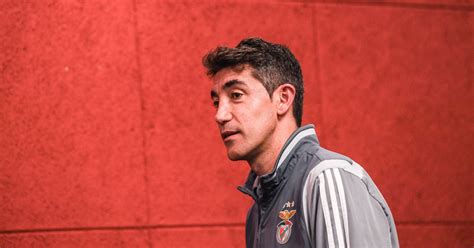 Bruno miguel silva do nascimento (born 12 may 1976), known as bruno lage (portuguese pronunciation: Benfica formalizou à CMVM a rescisão com treinador Bruno Lage