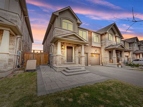 10 Heaven Crescent N Milton | Zolo.ca