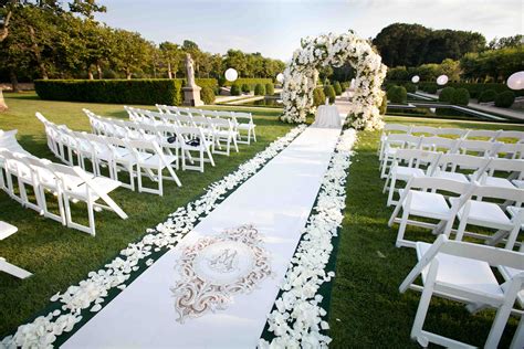 What You Should Know About Planning An Outdoor Wedding