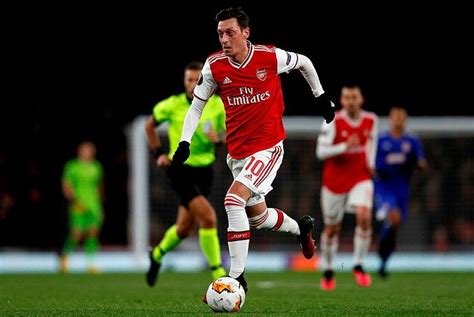 Daily mail, mesut özil'i dün manşetine taşıdı. SON DAKİKA: Fenerbahçe'nin yeni yıldızı Mesut Özil kaç ...