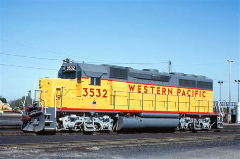 Western Pacific Railroad Ex Wp Gp40 3532 Upwestern Pacific 3532