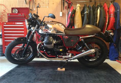 The 2 in 1 exhaust developed in collaboration with arrow lightens up the design of v7 iii, giving it an even sportier look. MGRASHORT - $607.20 - Mistral Short mufflers 2008-2016 V7 ...