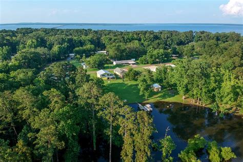 Waterfront Lake Sam Rayburn House On 3 Acres Has Internet Access And