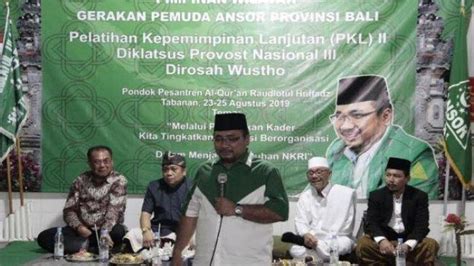 Gus dur, jokowi dan keberpihakan ke kaum sarungan. Datang di Pelatihan, Yaqut Cholil Qoumas 'Suntik' Kader Ansor dan Banser Bali Seperti Ini ...