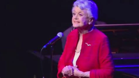 Video 90 Year Old Angela Lansbury Sings Beauty And The Beast Theme