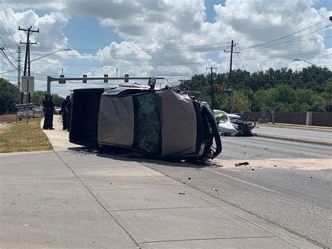 Three-car accident in San Antonio hospitalizes man, pregnant woman