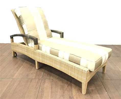 Extraordinary hollywood regency style daybed or chaise longue c.1930. Lot - Gloster Traditional Style Wicker Chaise Lounge