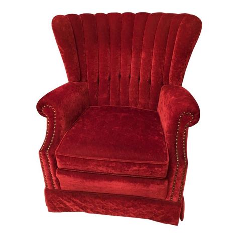 This set includes a lounge chair and matching ottoman. 1970s Hollywood Regency Channel Back Red Crushed Velvet ...