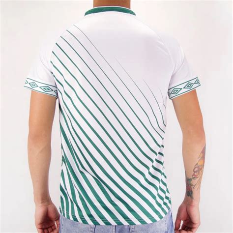 Casi todos los días de su vida adulta vistió terno de tres piezas: Novas camisas do Rodelindo Román 2020 Umbro » Mantos do ...