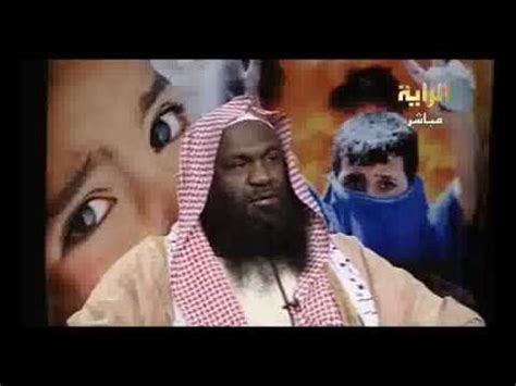 ولد القارئ عادل بن سالم بن سعيد الكلباني يوم 25 رمضان 1378هـ الموافق 3 إبريل 1959 بمدينة الرياض بالمملكة العربية السعودية. ‫تلاوة الشيخ عادل الكلبانى فى لقاء معه على قناة الراية ...