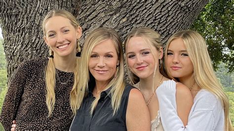 Jennie Garth Shares Rare Photo Of Herself With All 3 Of Her Lookalike
