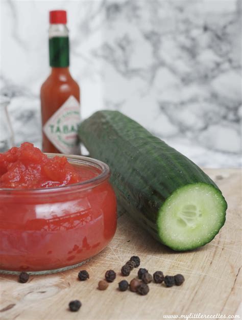 Soupe froide et fraîche concombre tomate
