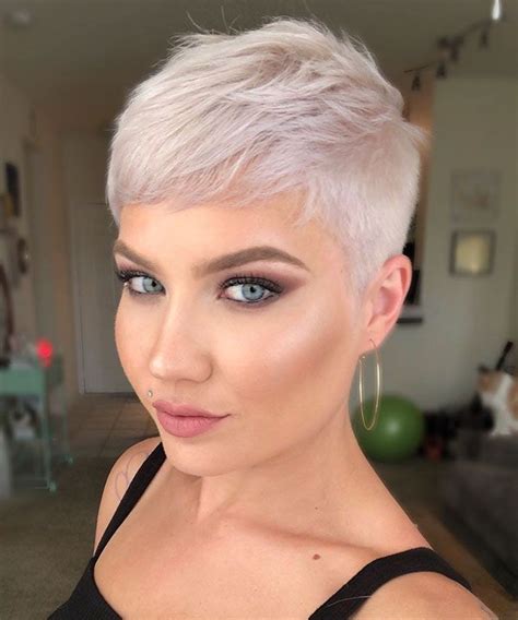 16 Outstanding Extremely Short Pixie Cuts
