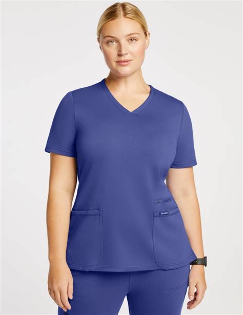 Our Best Scrubs For Plus Size Medical Workers