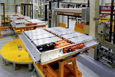 Volkswagen prüft Bau von Feststoffzellen Batteriefabrik