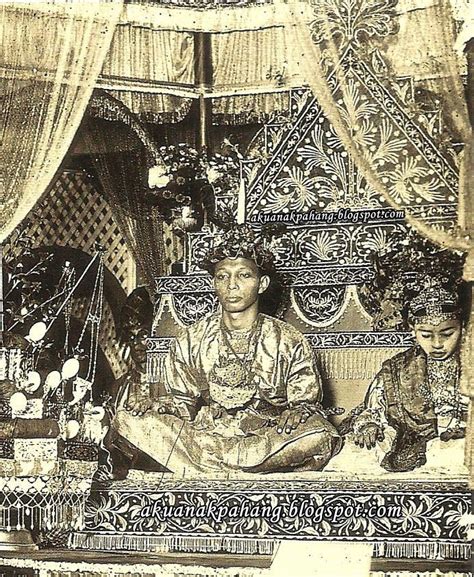 Sultan abu bakar riayatuddin almuazzam shah ibni almarhum sultan abdullah almutasim billah shah 29 may 19047 may 1974 was the fourth sultan of modern. Gambar Perkahwinan : Sultan Abu Bakar Riayatuddin Al ...