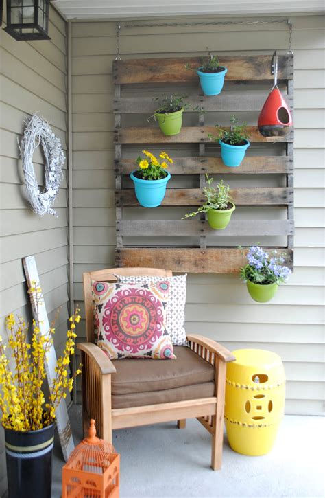 27 Best Outdoor Pallet Furniture Ideas And Designs For 2017