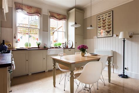 House Tour A Traditional English Victorian Apartment Apartment Therapy