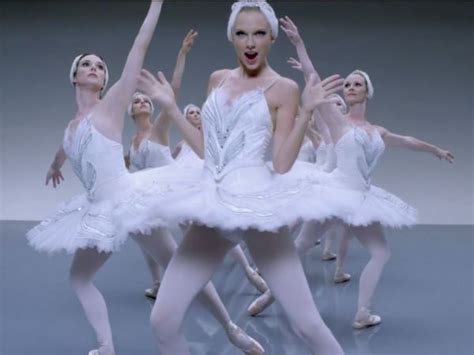 Taylor Swift Twerks In A Tutu In Her New Music Video You